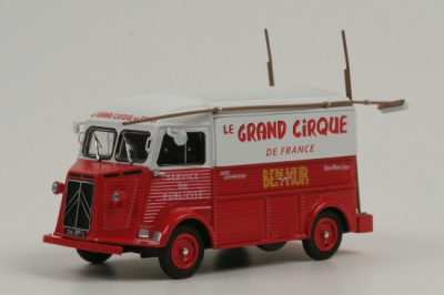 Citroen Type H Le grand cirque de France service de pose des affiches / Nouveautés