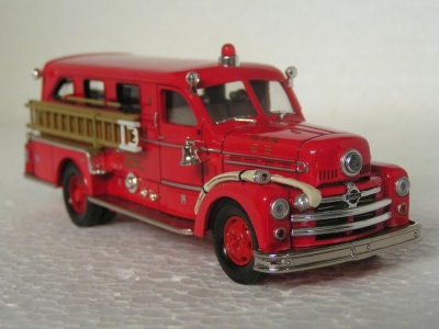 Pumper Seagrave Sedan Detroit / CORGI