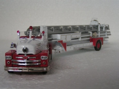 Ladder Seagrave 70 th anniversary Tractor Drawn Truck Baltimore / Les raret�s