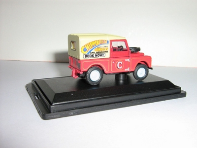 Cirque Chipperfields Land Rover 88 / New
