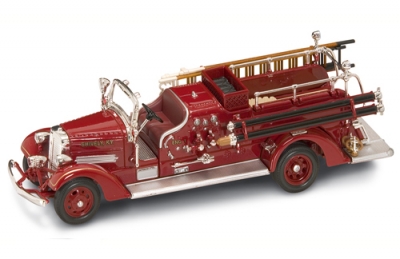 1938 AHRENS FOX VC Rouge / SIGNATURE