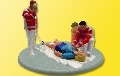 Personnages anim�s ensemble avec deux urgentistes pratiquant le massage cardiaque / DIVERS MARQUES