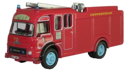 Cirque Chipperfields Bedford TK fire engine / Cirque