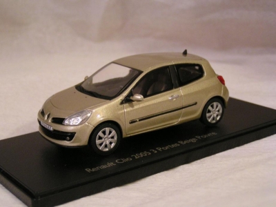 Renault Clio 2005 3 portes beige poivre / Renault
