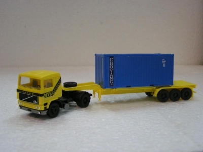 Volvo porte conteneur Choyang NTK / Volvo