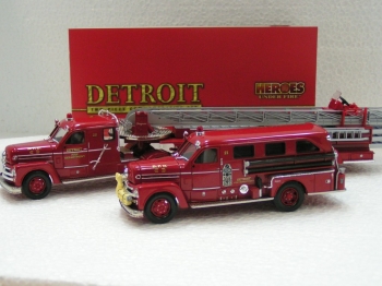Coffret pompiers Detroit pumper + ladder Seagrave 70th anniversary