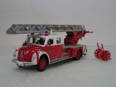 Magirus Deutz Merkur DL 30 echelle / MINICHAMPS