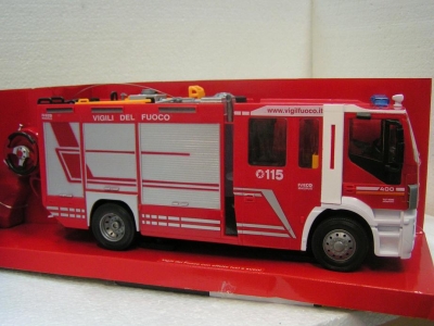 Fourgon Iveco Stralis radiocommand� avec gyros et sir�ne / Radio Control