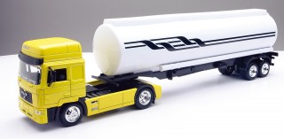 Camion MAN semi remorque citerne / Trucks