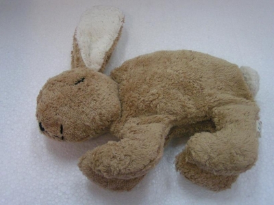 Coussin lapin brun dormeur / Les coussins peluches