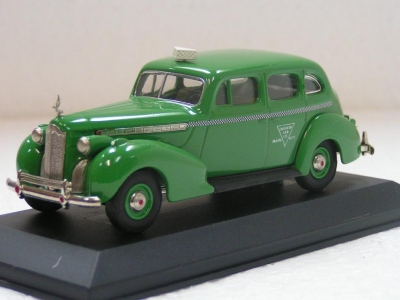 Packard super 8 1940 format Sedan services / Autres