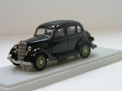 Ford 1935 conduite interieure Fordor noir roues vertes / Ford