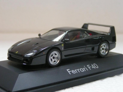 F40 Ferrari noire / Ferrari