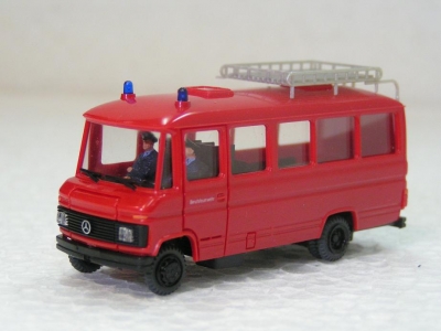 Mercedes Benz 0 309 camion de commandement / PREISER