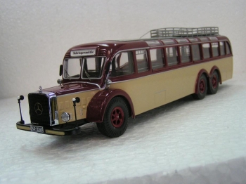 Car Mercedes Benz O-10000 3 essieux
