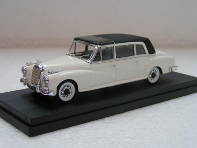 Mercedes benz 300 L 1960 closed cab(blanc) / Mercedes