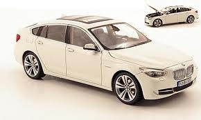 BMW 5er Gran Tourismo blanche / BMW