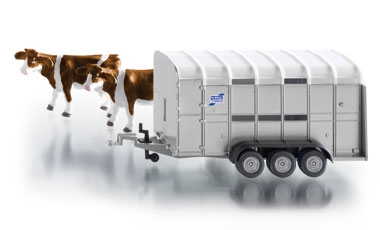 remorque b�tail Ifor-Williams (avec deux vaches) / Agricole