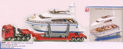 Camion surbaissé avec yacht / Trucks