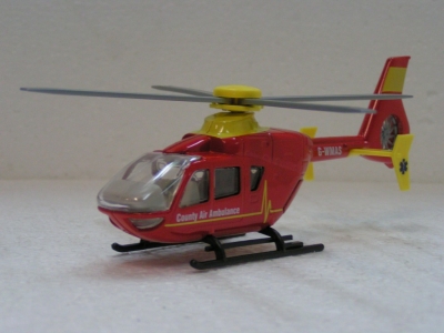 Helicoptere Country Air Ambulance avec portes ouvrantes et brancard coulissant