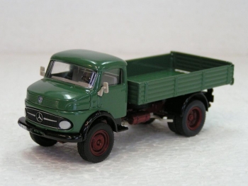 Camion mercedes a plateau