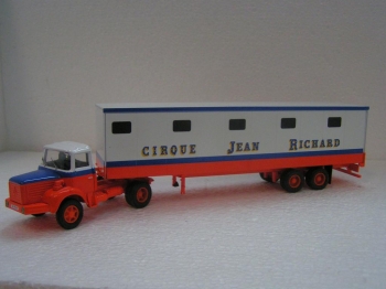 Berliet TLM semi couchettes cirque Jean Richard