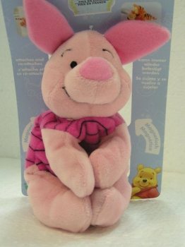 Petite peluche Porcinet avec pattes aimant�es