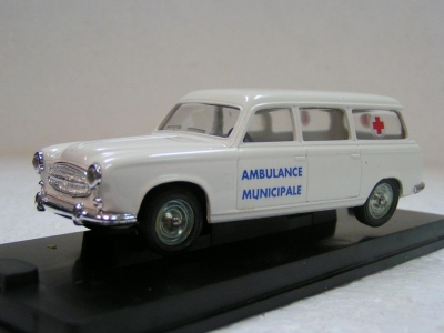 Peugeot 403 ambulance municipale / Ambulance