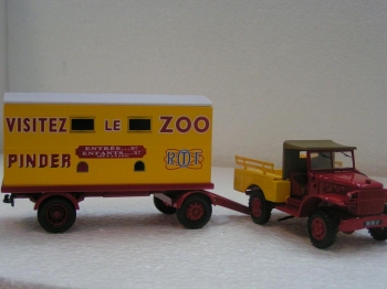 Dodge and trailer cirque Pinder zoo