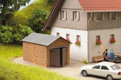 NOCH garage Decorations and landscapes