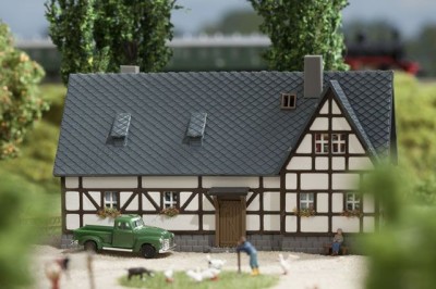 AUHAGEN kit à construire en plastique teinté de bâtiments de fermes (colle non incluse) Bulding
