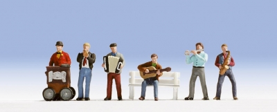 Street musicians HO scale