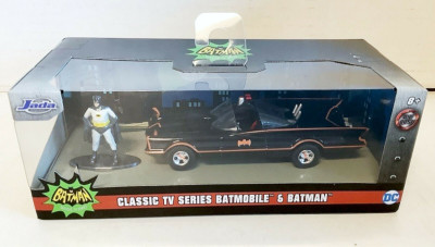 JADA diecast car1/32  DC comics BATMOBILE Classic 1966 w/BATMAN figure Diecast models