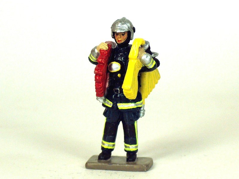 Figurine pompier hotsell