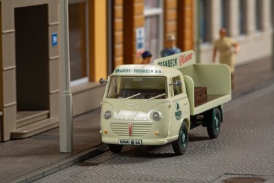 AUHAGEN superbe camion miniature MC Goliath Expr.1100 plateau transport de boisson 