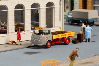 AUHAGEN superbe camion miniature MC Goliath Expr.1100 plateau transport de boisson 