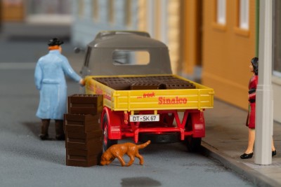 AUHAGEN superbe camion miniature MC Goliath Expr.1100 plateau transport de boisson 