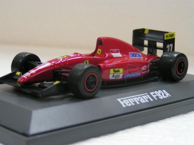 KYOSHO Formule 1 Ferrari F92A Voitures