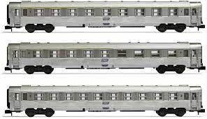 ARNOLD set de 3 voitures DEV Inox B10+A9+ A5 bar SNCF ep IV Trains