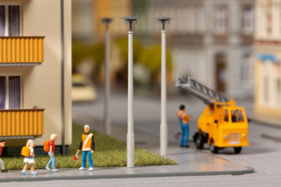 AUHAGEN plastic kit of street lights (8 pieces 64mm high) HO scale