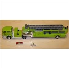 BUSCH /PRALINE US Fire Engine Ladder  trailer green Diecast models