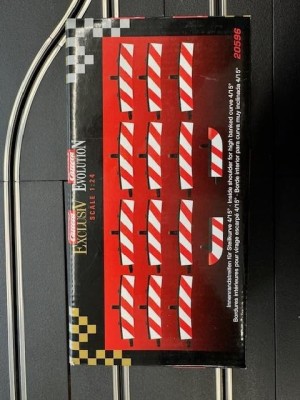 CARRERA EVOLUTION 124/132 Bordures intérieures pour virages relevés 4/15° (12) Slot racing
