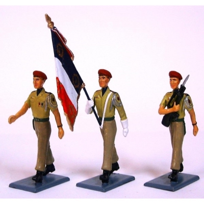 CBG MIGNOT figurine porte-drapeau 8eme RPIMA Military