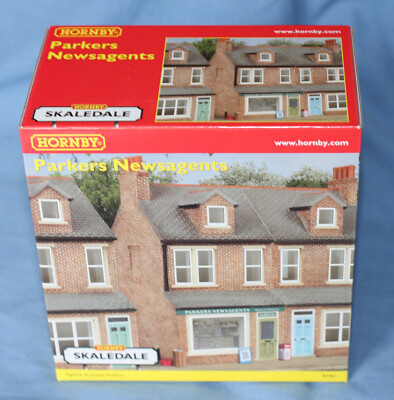 HORNBY House paint and build 