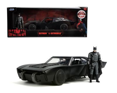 JADA 1/18 BATMOBILE THE BATMAN black 2022 (avec figurine et éclairage) Par Héros / Collections