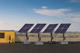 KIBRI kit plastique à construire d'installation Photovoltaique (4 supports et panneaux solaires) (colle non fournie) Batiments