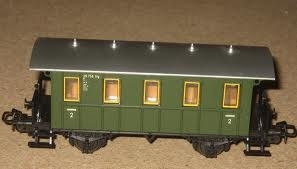 Voiture voyageur 2 essieux avec plateforme d'extrémité 2 eme cl DB Trains