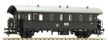 MARKLIN voiture voyageur 2essieux DB ep III HO scale