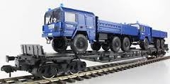 set de 2 wagons surbaissés avec 2 camions THW DB ep IV/V MARKLIN 1 Wagons