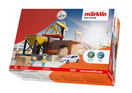 MARKLIN  MY WORLD freight loading station with a diecast car and 3 different possibility loading Junior range